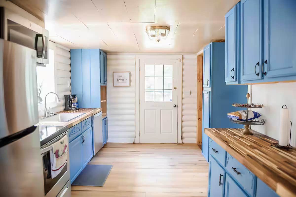 Camper submitted image from Amazing Cabin | Close to Brimstone, Mountain Views - 2