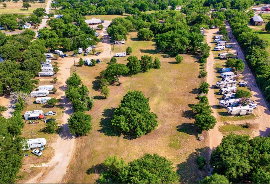 Camper submitted image from Rockdale Rv Park - 2