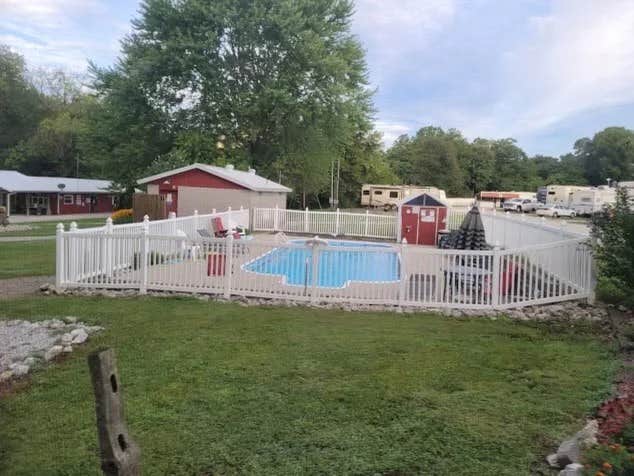 Camper submitted image from St Louis Mulberry RV Gardens - 2