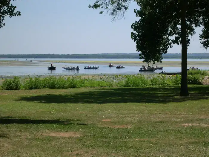 Camping near Deep Creek: Bulger's Hollow Recreation Area — Mississippi River Pools 11 22, Thomson, Iowa