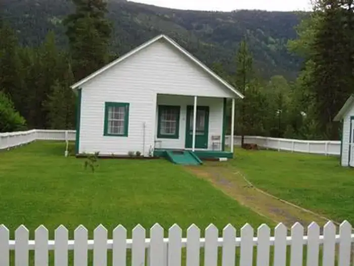 Camping near Kootenai River Water Front at Jake's Landing: Snyder Guard Station, Moyie Springs, Idaho
