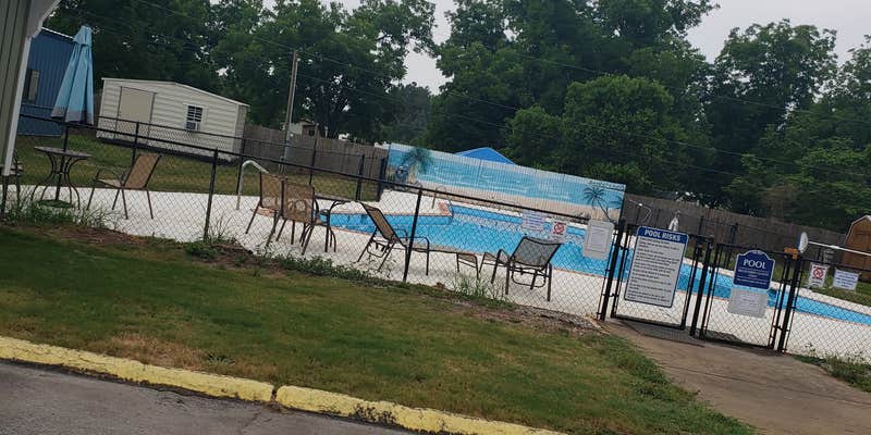 Camper submitted image from Crossroads Travel Park