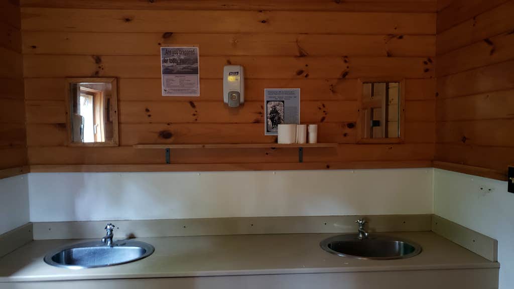 Cold running water in the bathrooms