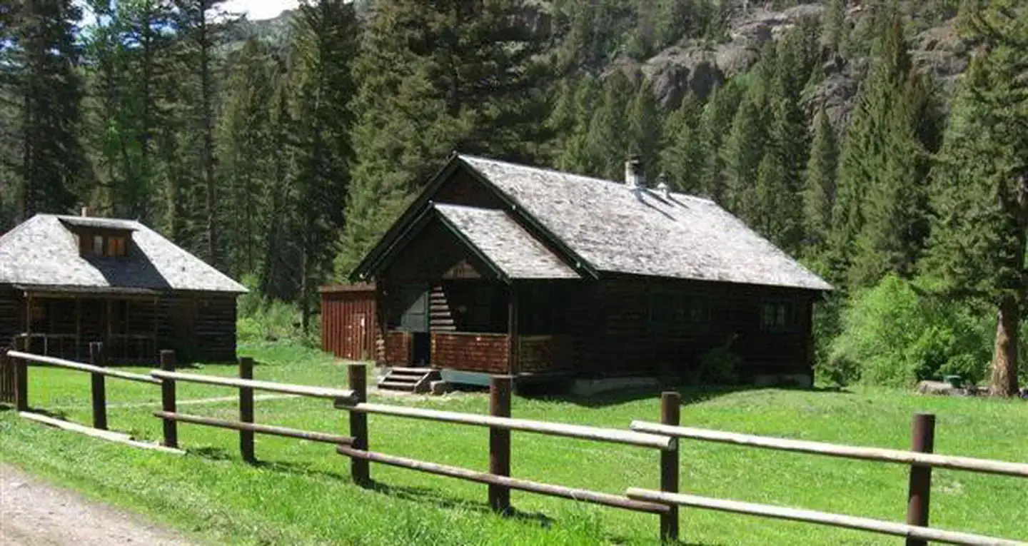 Camping near Windy Pass Cabin: Big Creek Cabin, Emigrant, Montana