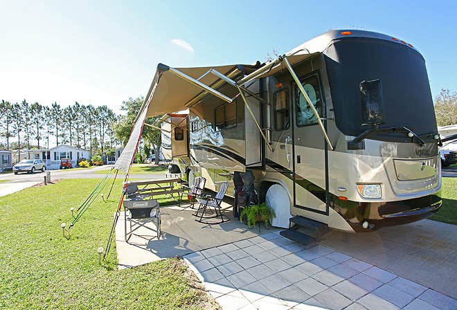 Encore Lake Magic Camping | Davenport, Florida