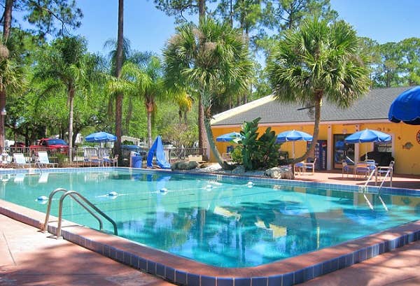 Camper submitted image from Encore Sunshine Holiday Daytona - 2
