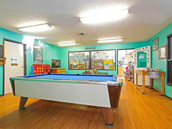 Camping near McKinley's Marina & RV Park: Thousand Trails Whalers Rest, Seal Rock, Oregon