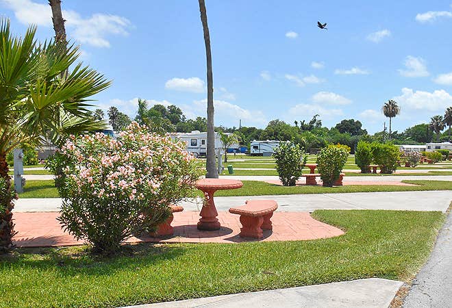 Camping near Encore Paradise Park: Encore Fun-N-Sun, Harlingen, Texas