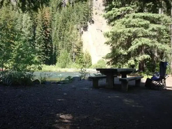Camping near Pleasant Valley Campground: Hells Crossing Campground, Goose Prairie, Washington