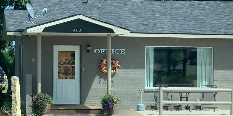 Camper submitted image from Oberlin Inn & RV Park