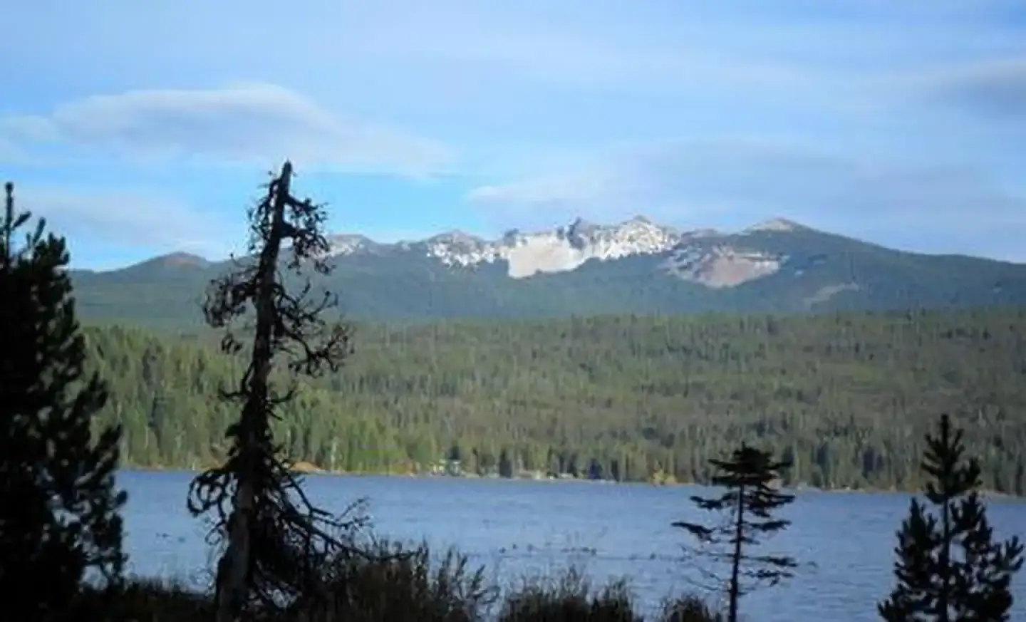 Camping near Broken Arrow Campground: Thielsen View Campground, Diamond Lake, Oregon