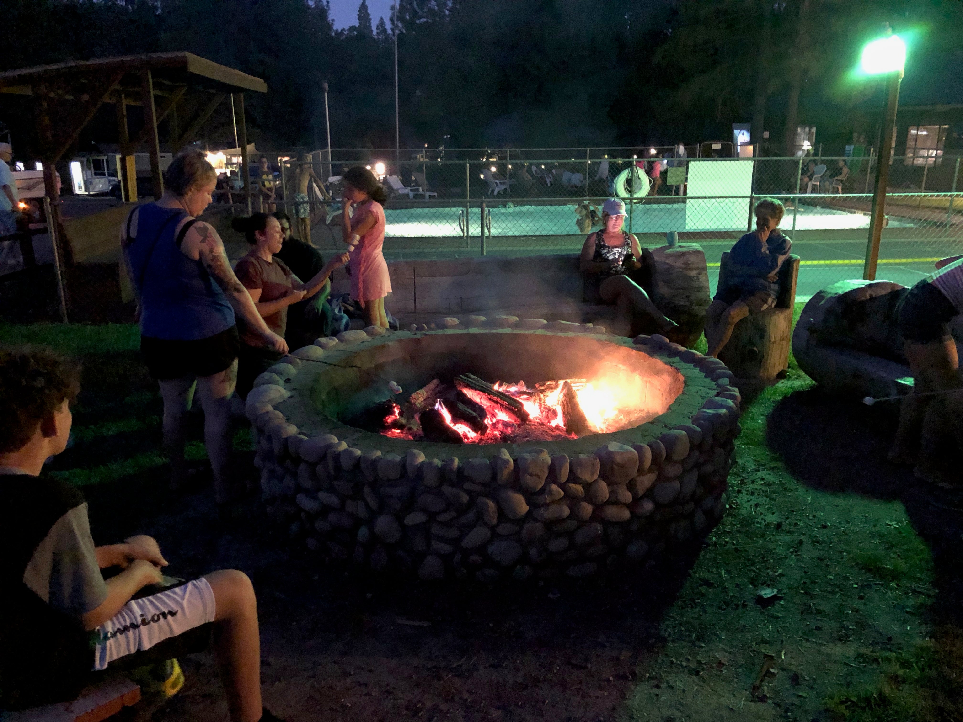 Campfire ring and pool "Downtown".