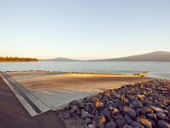 Camping near Wickiup Butte: Gull Point Campground, La Pine, Oregon