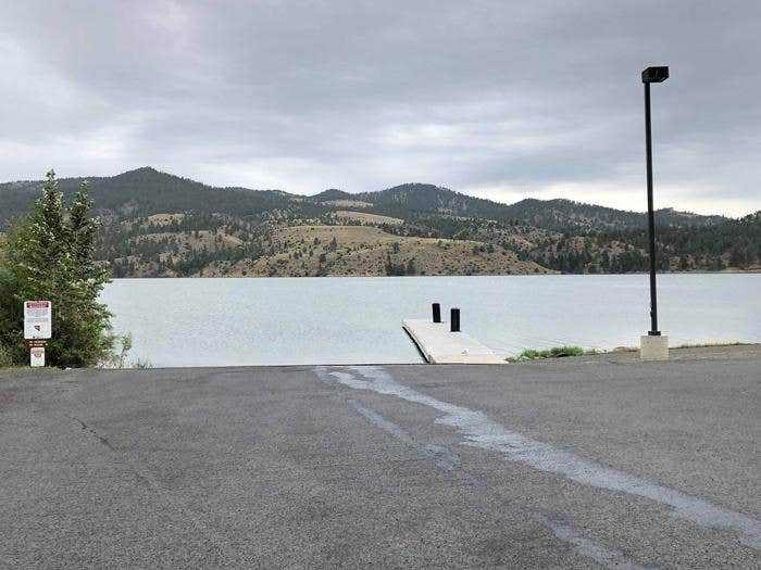 BLM White Sandy Campground courtesy dock with lighting with paved day use parking.



BLM Butte Field Office White Sandy Campground courtesy dock.

Credit: BLM