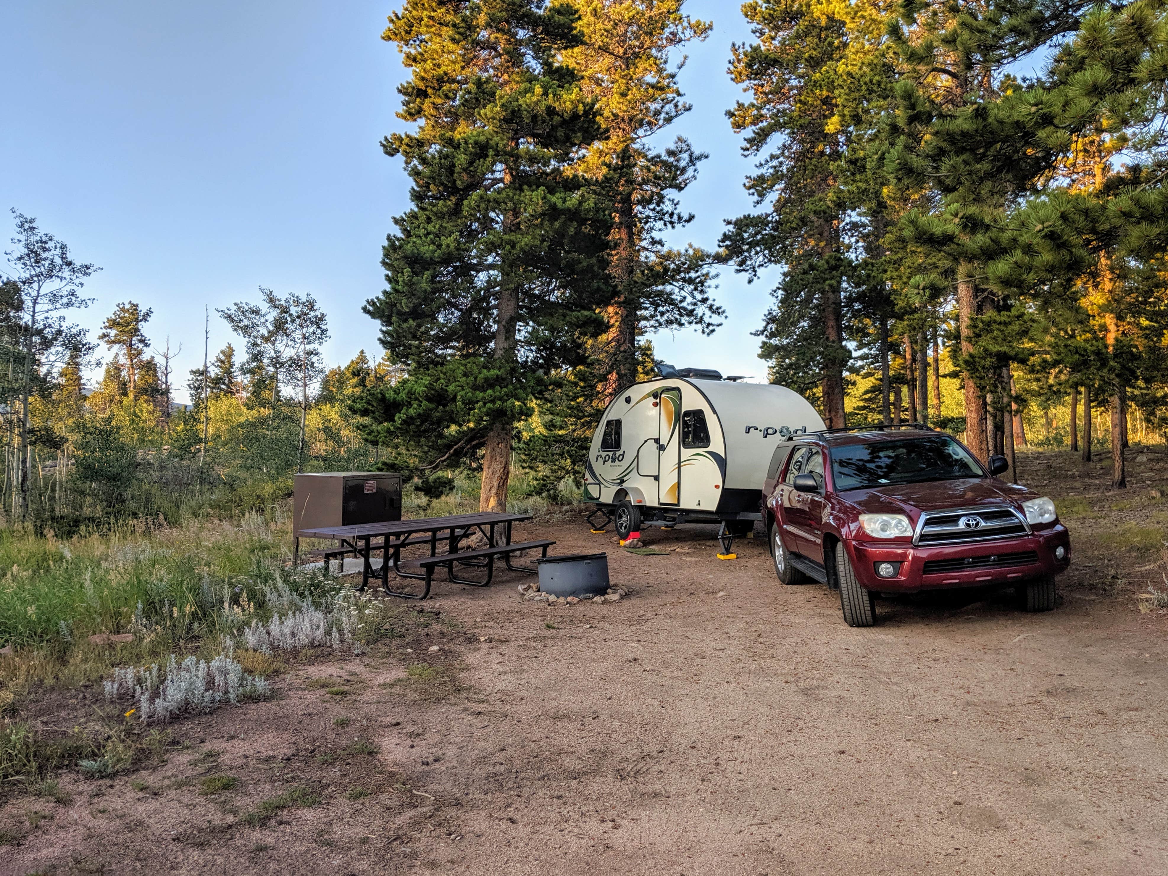 Escape to the Wild: Meeker Park Overflow Campground, Your Gateway to Colorado Adventure