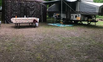 Camping near Daisy Barn Campground: Niagara Woodland Campground, Ransomville, New York
