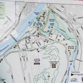 Overview of facilities in the park and town
