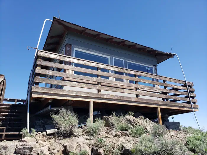 Camping near Upper Buck Creek: Hager Mountain Lookout, Silver Lake, Oregon
