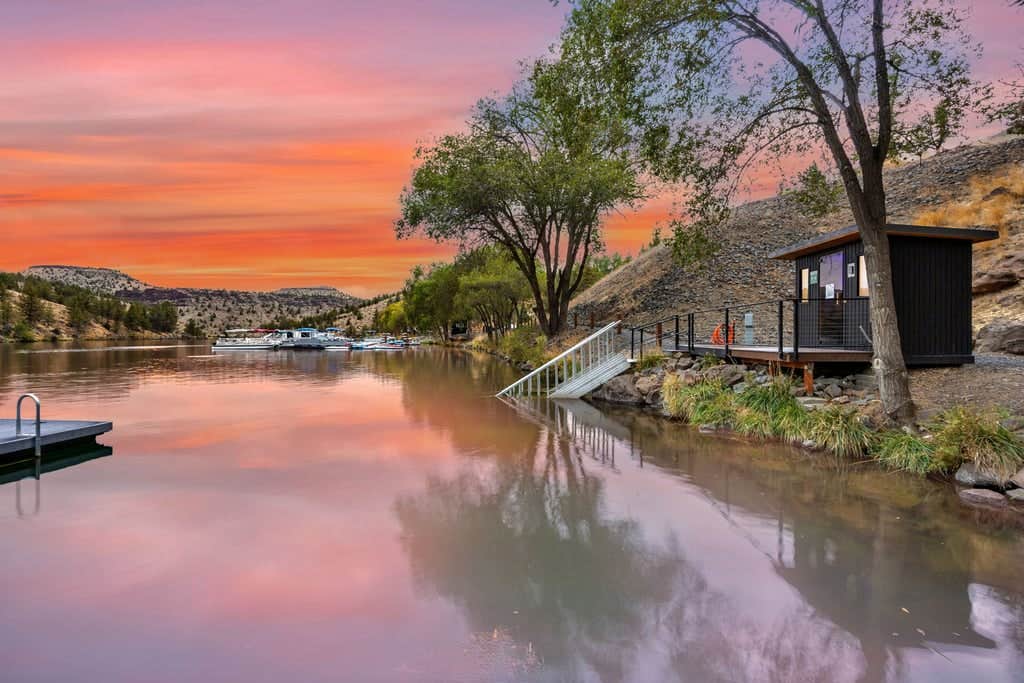 Camping near Dry Creek Horse Camp: Lake Simtustus Resort, Alder Springs, Oregon