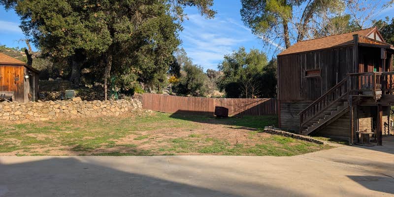 Camper submitted image from Redwood and Oaks