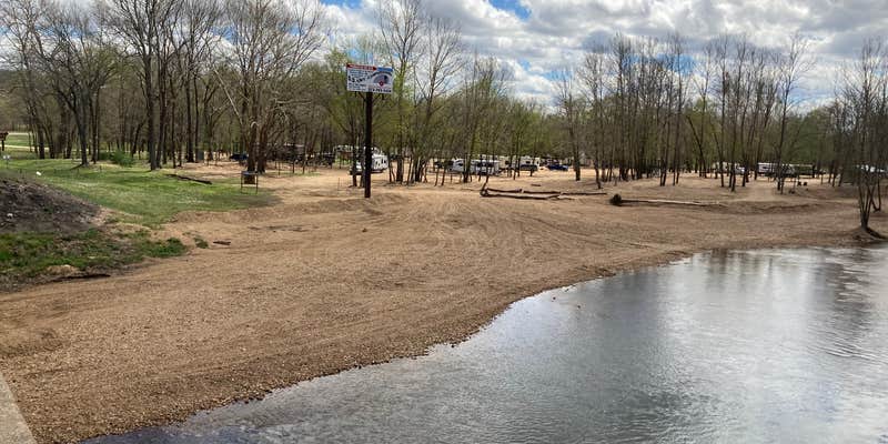 Camper submitted image from DD Hwy Campground