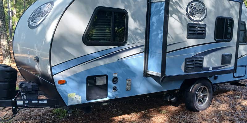 Camper submitted image from Luxury RV Glamping