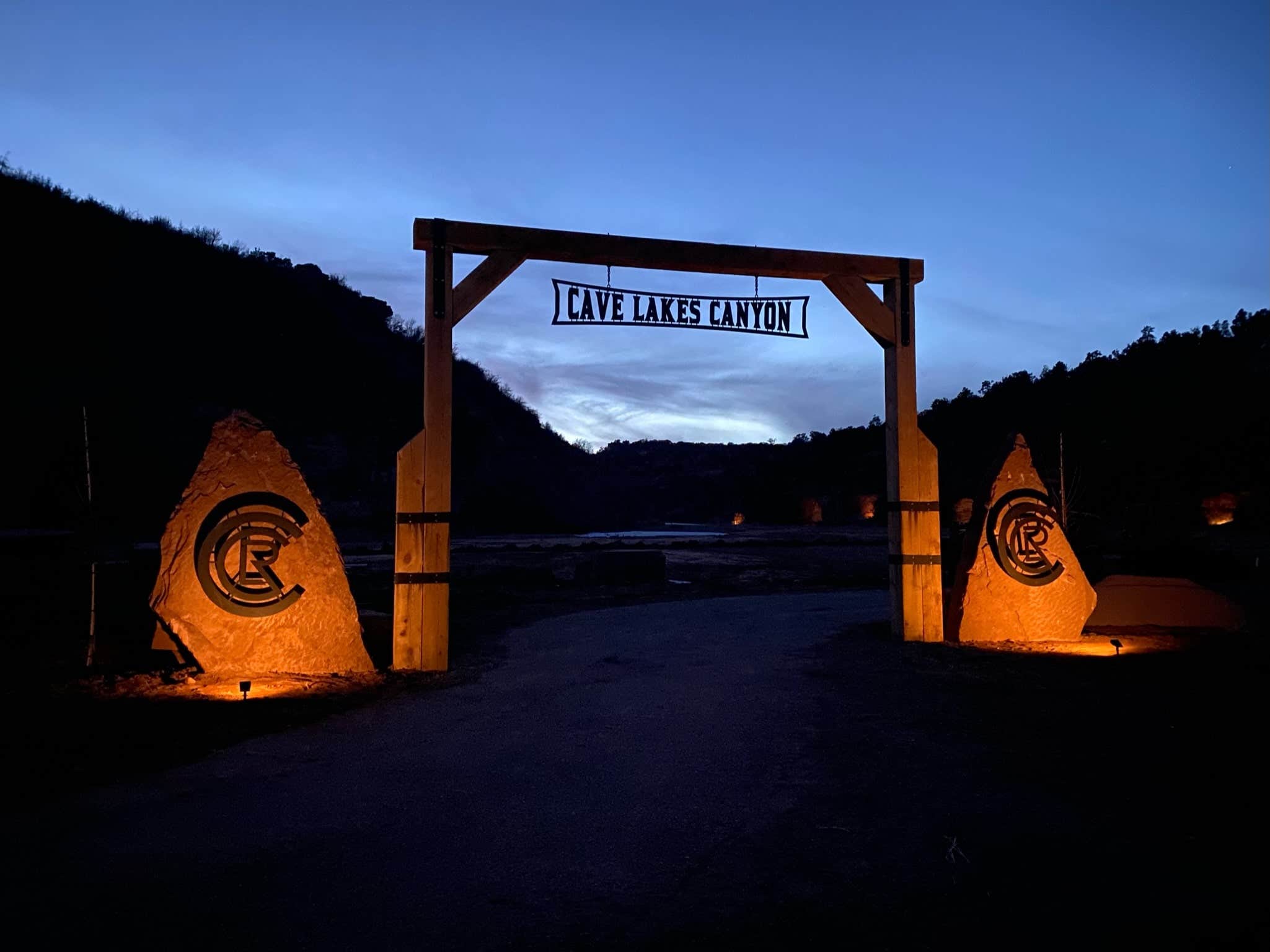 Camper submitted image from Cave Lakes Canyon - 1