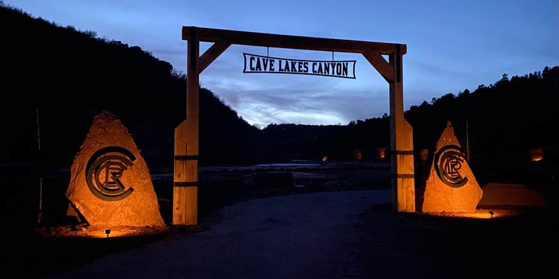 Camper submitted image from Cave Lakes Canyon