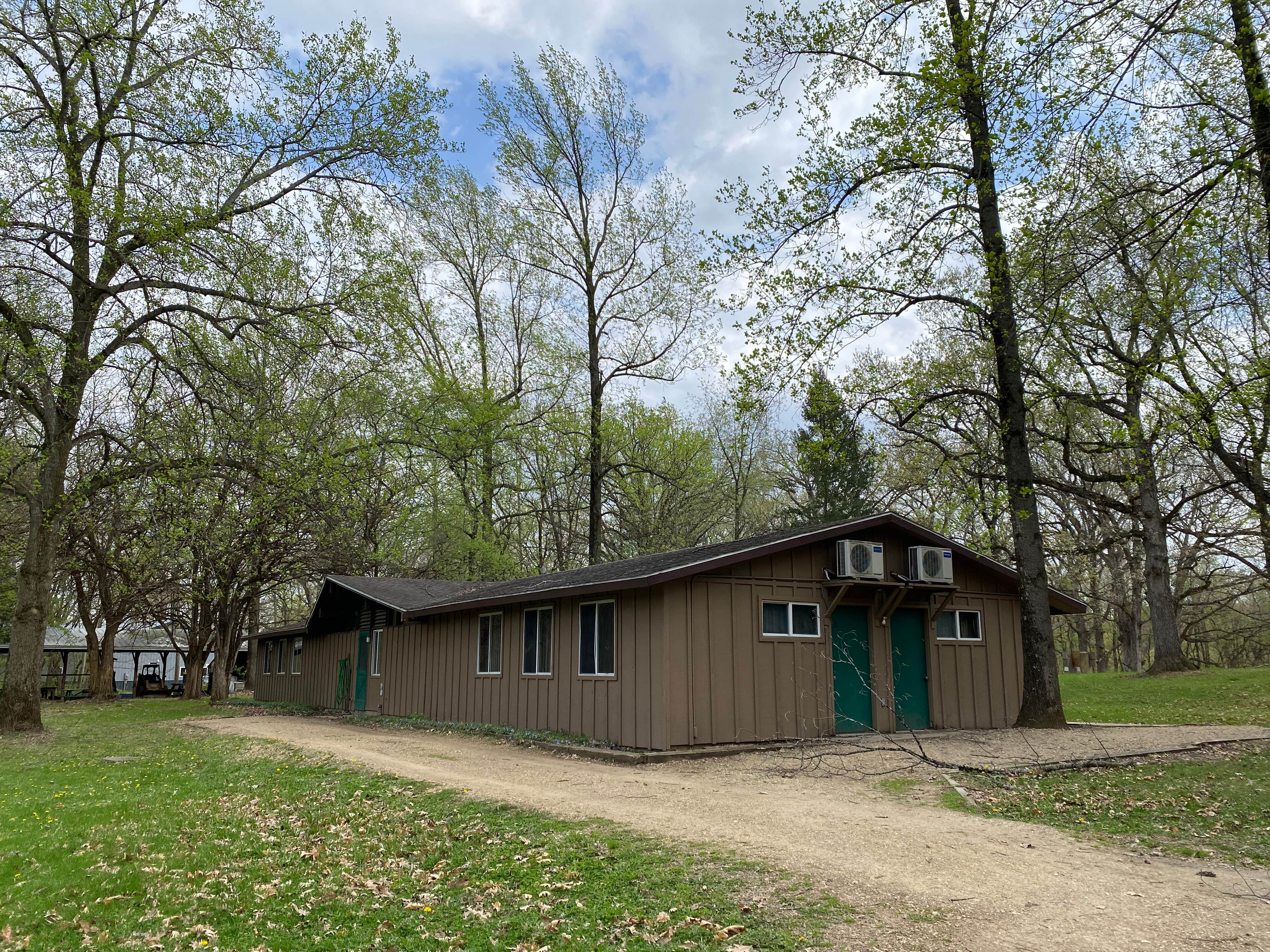 Stuart K.'s photo of a cabin at Great Oaks Camp near Mossville, IL