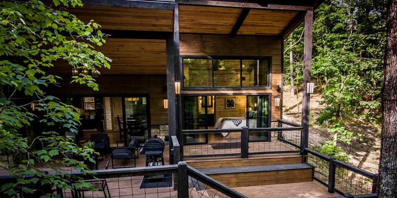 Camper submitted image from Rustic Hollow Cabin