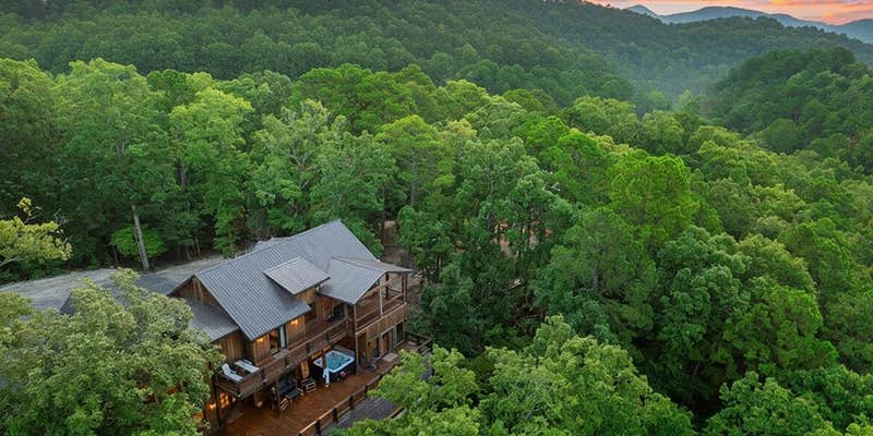 Camper submitted image from Rustic Point Cabin