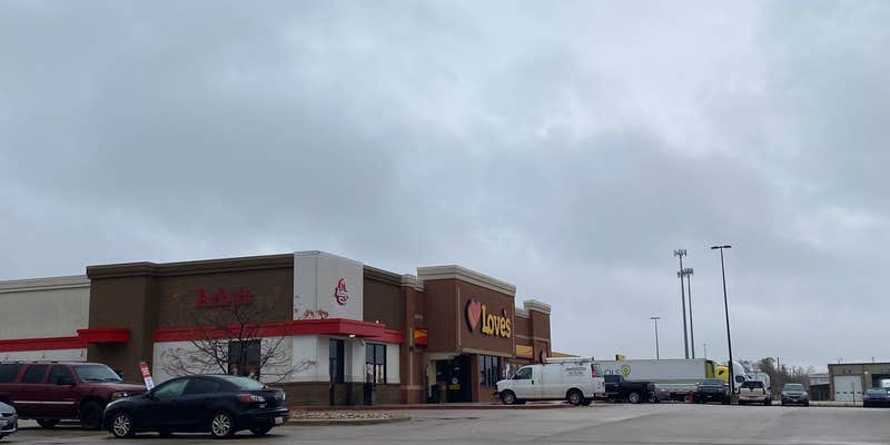 Camper submitted image from Love's Travel Stop - Wadsworth