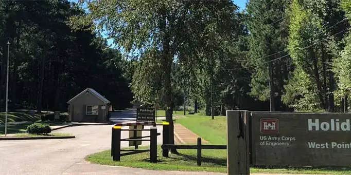 Camper submitted image from Holiday (Georgia) Campground