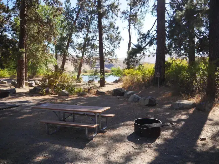 Camper-submitted photo at Yakima River Canyon Campgrounds (Umtanum, Lmuma Creek, Big Pines, Roza) — Yakima River Canyon near Yakima, WA