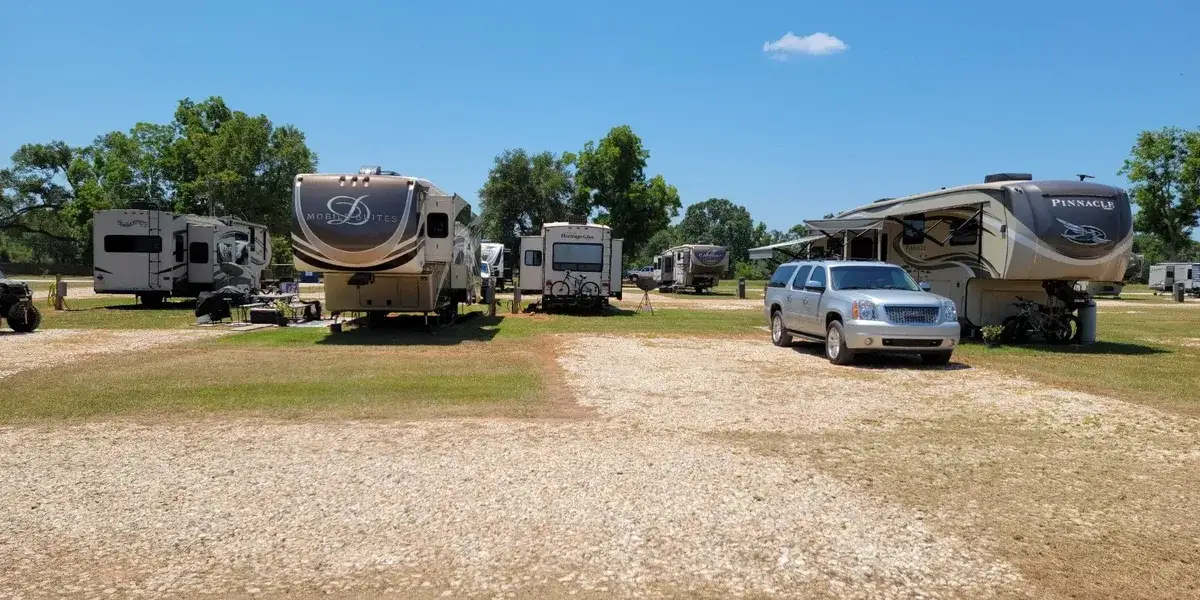Camping near Big Oak RV Park, LLC: Country Meadow Estates RV Park, Newton, Louisiana