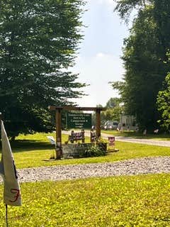 Camping near Hominy Falls RV Resort: Summersville Lake Stow and Go Campground, Keslers Cross Lanes, West Virginia
