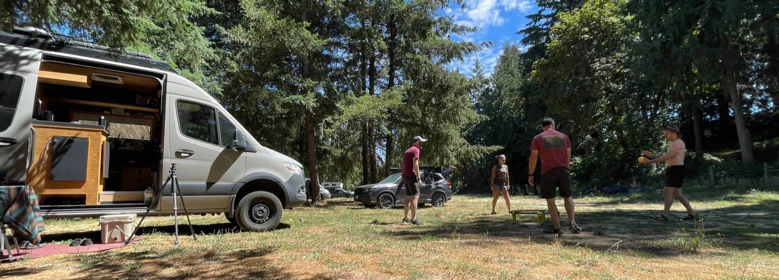 Vanlife & Nomad Campground On The River