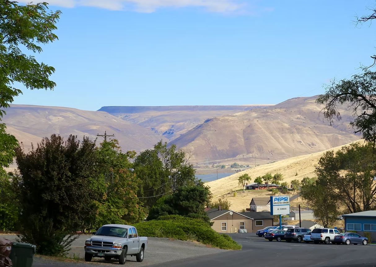 Camping near Roosevelt Park: The Hitching Post Arlington, Mikkalo, Oregon