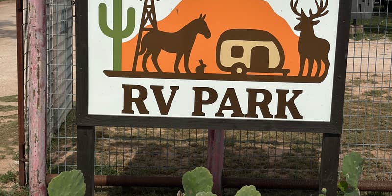 Camper submitted image from El Ranchito RV Park