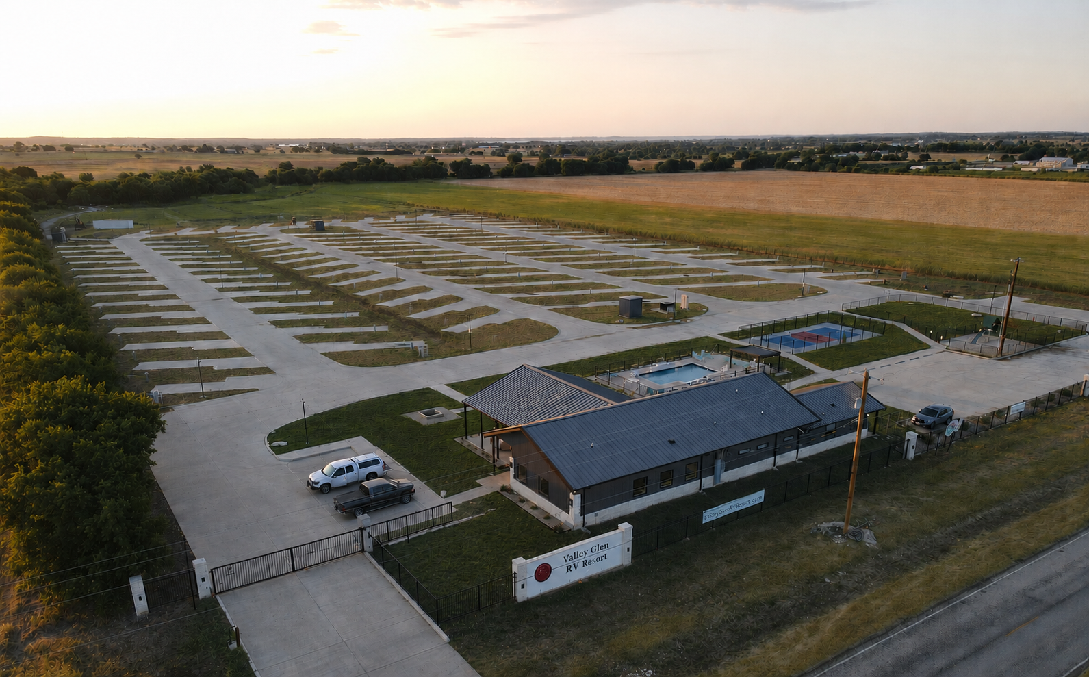 Camping near Lake Point RV Resort: Valley Glen RV Resort LLC, Valley View, Texas