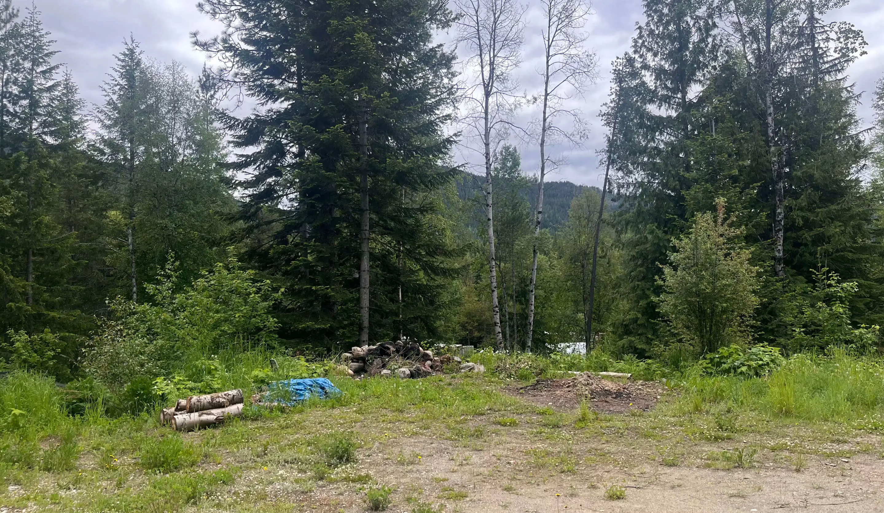 Camping near Thunder Creek Trailhead #526: Rosebud Lake & Mountain Views, Metaline Falls, Washington