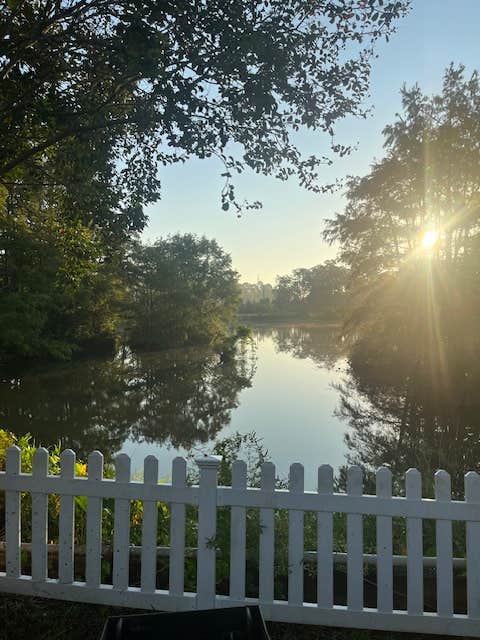 Camping near Becks Camp: Leisure Lakes RV Park, Cantonment, Florida