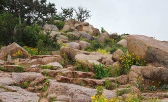 Camping near SKYE Texas Hill Country: Walnut Springs Area — Enchanted Rock State Natural Area, Willow City, Texas