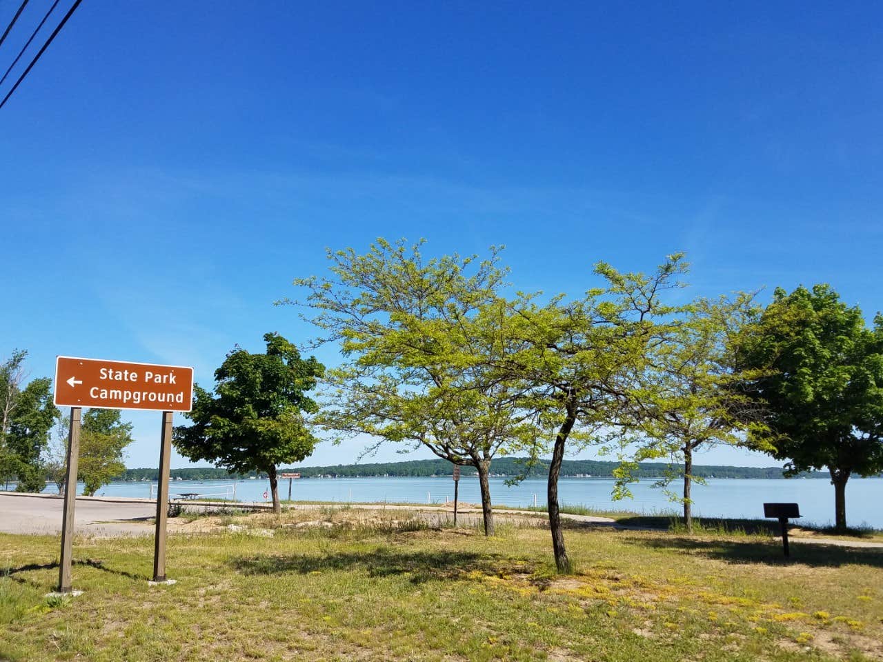 traverse city campgrounds at a lakeside state park