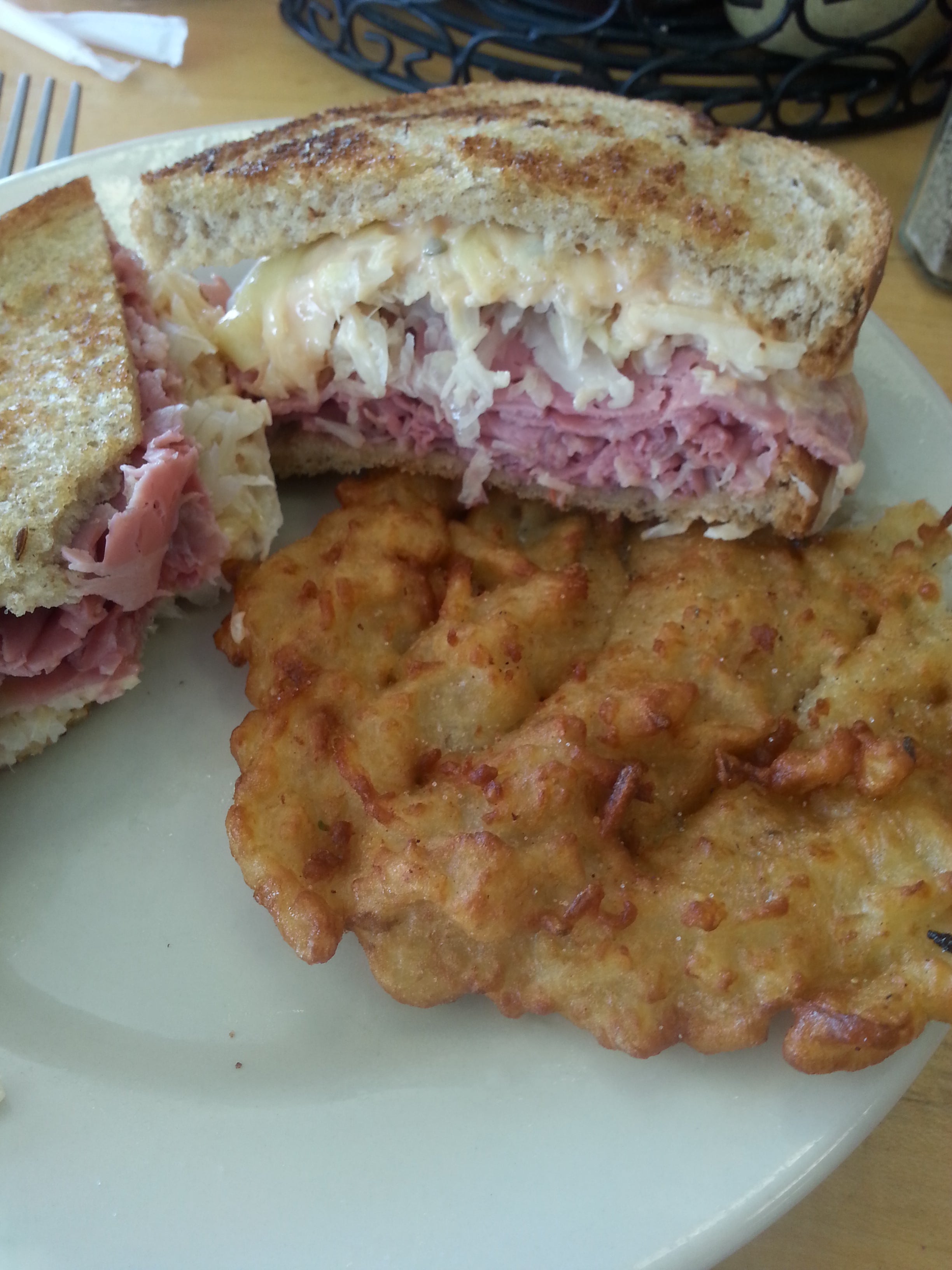 Izzy's corned beef sandwich and potato pancake.