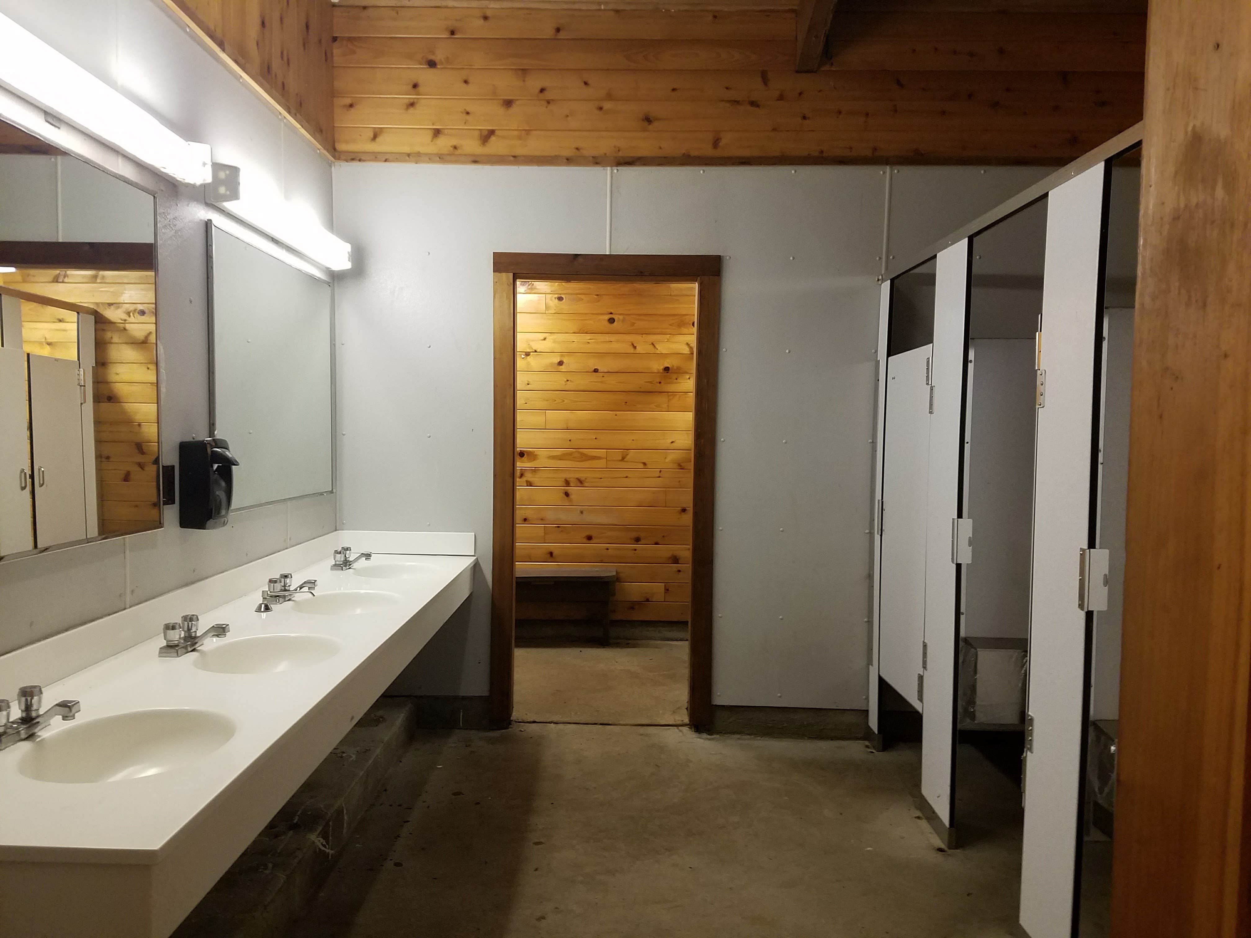 Camper submitted image from Rocky Neck State Park Campground - 5