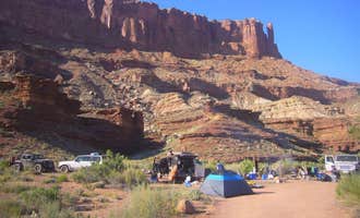 Camping near Fivehole Arch TH: Hardscrabble Bottom Backcountry Campsites — Canyonlands National Park, Moab, Utah