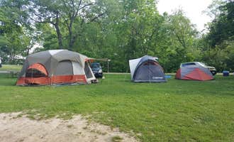 Camping near Honeysuckle Hollow — Chain O' Lakes State Park: Mud Lake West — Chain O' Lakes State Park, Spring Grove, Illinois