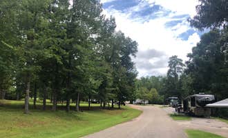 Camping near Cypress Landing RV Park: Sherling Lake City Park, Camden, Alabama