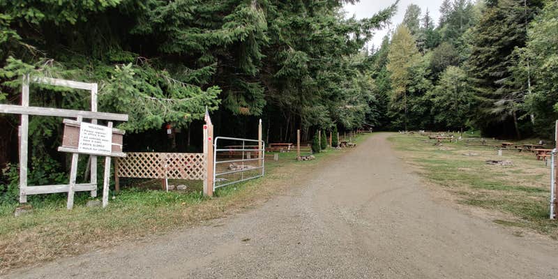 Camper submitted image from Mike's Beach Resort